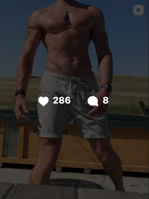 Ben's instgram post showing a shirtless man from torso down wearing light gray shorts, standing outdoors with an open sky background. Post shows 286 likes and 8 comments.