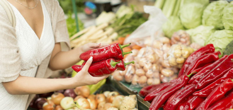How To Get Healthy Food When You're Traveling
